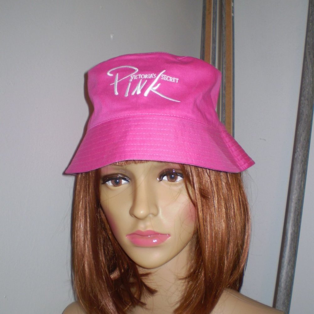 NEW VICTORIA SECRET PINK REVERSIBLE BUCKET HAT